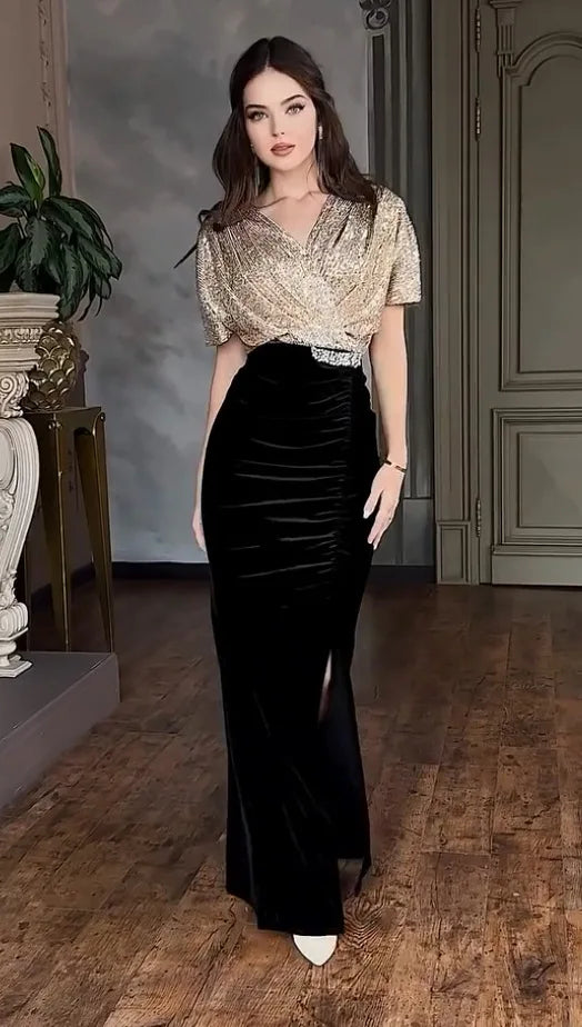 Vestido Formal Feminino com Lantejoulas - Fenda e Decote em V