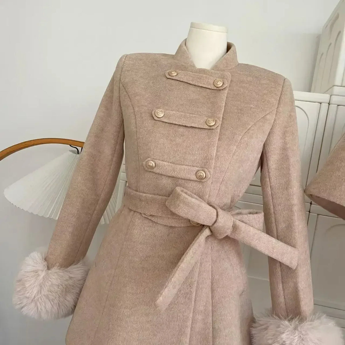 Casaco Vintage Francês de Lã com Capa | Trench Coat Retro Feminino de Inverno