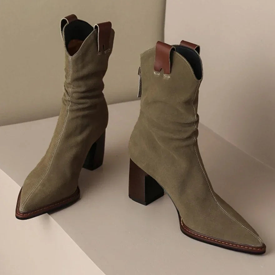 Botas Ankle Suede Salto Baixo Estilo Western Cowboy | Biqueira Pontiaguda | Tamanhos 35-40