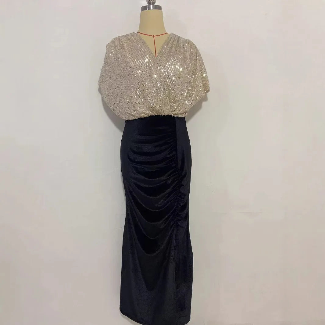 Vestido Formal Feminino com Lantejoulas - Fenda e Decote em V