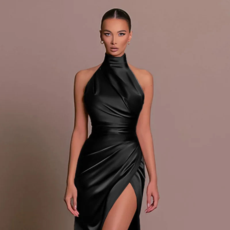 Vestido Elegante de Cetim com Fenda e Gola Halter