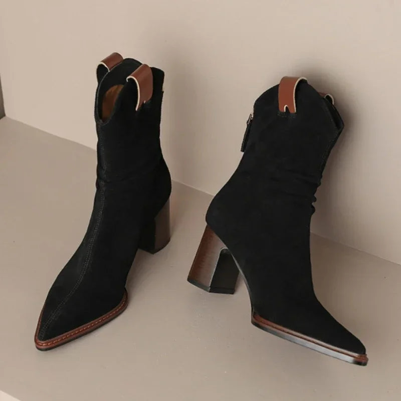 Botas Ankle Suede Salto Baixo Estilo Western Cowboy | Biqueira Pontiaguda | Tamanhos 35-40