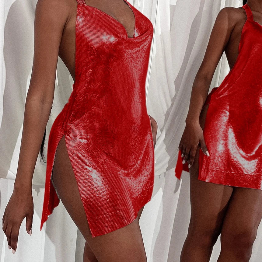 Vestido Mini Feminino com Lantejoulas - Fenda e Decote em V