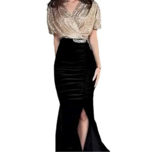 Vestido Formal Feminino com Lantejoulas - Fenda e Decote em V
