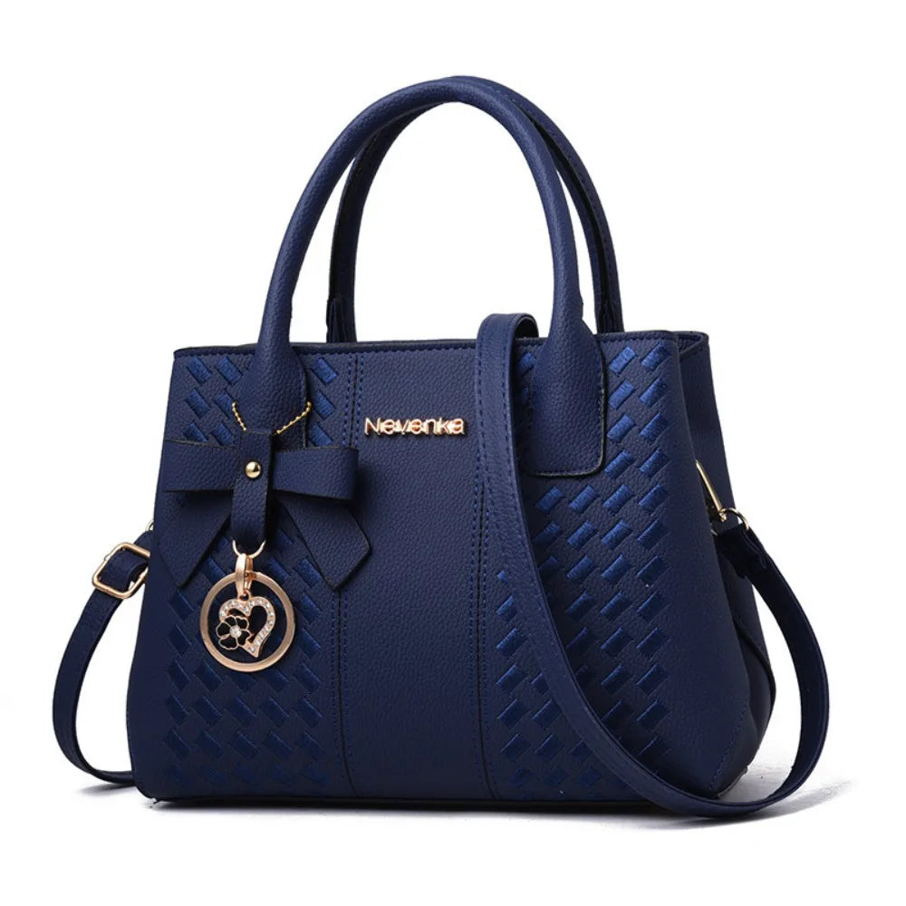 Mala Crossbody Feminina em Relevo com Pendant | Grande Capacidade | TUDOAKI SHOP