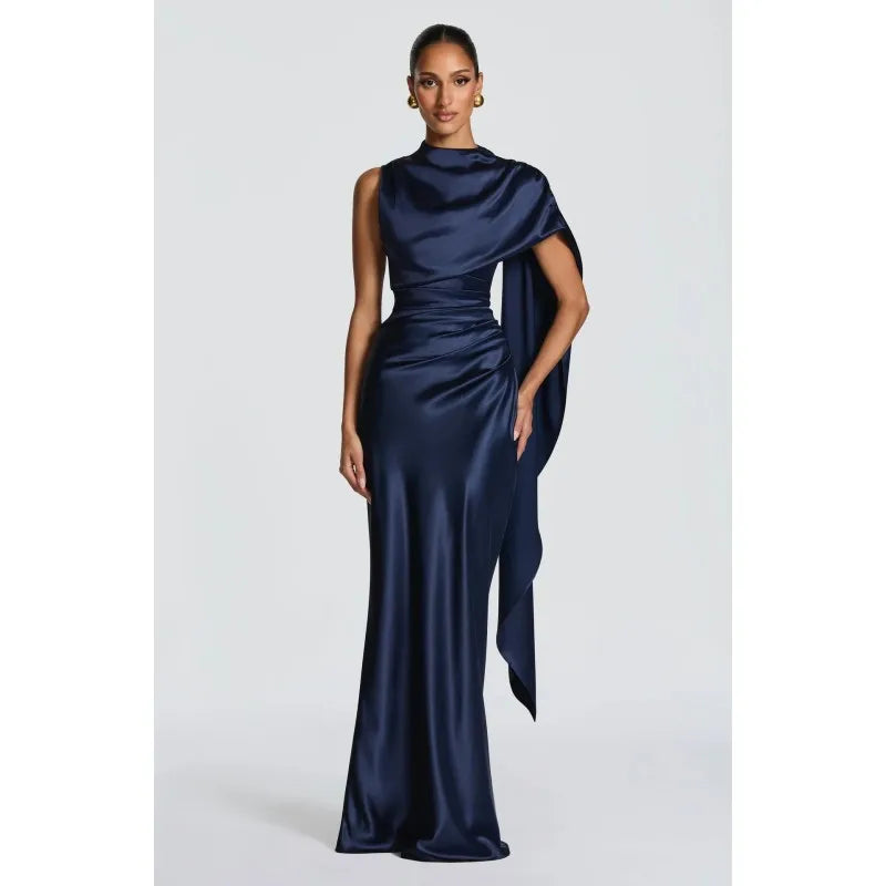 Vestido Longo de Festa em Cetim com Capa Drapeada e Gola Alta